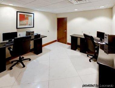 Hawthorn Extended Stay By Wyndham Kingsland Hotel 3*