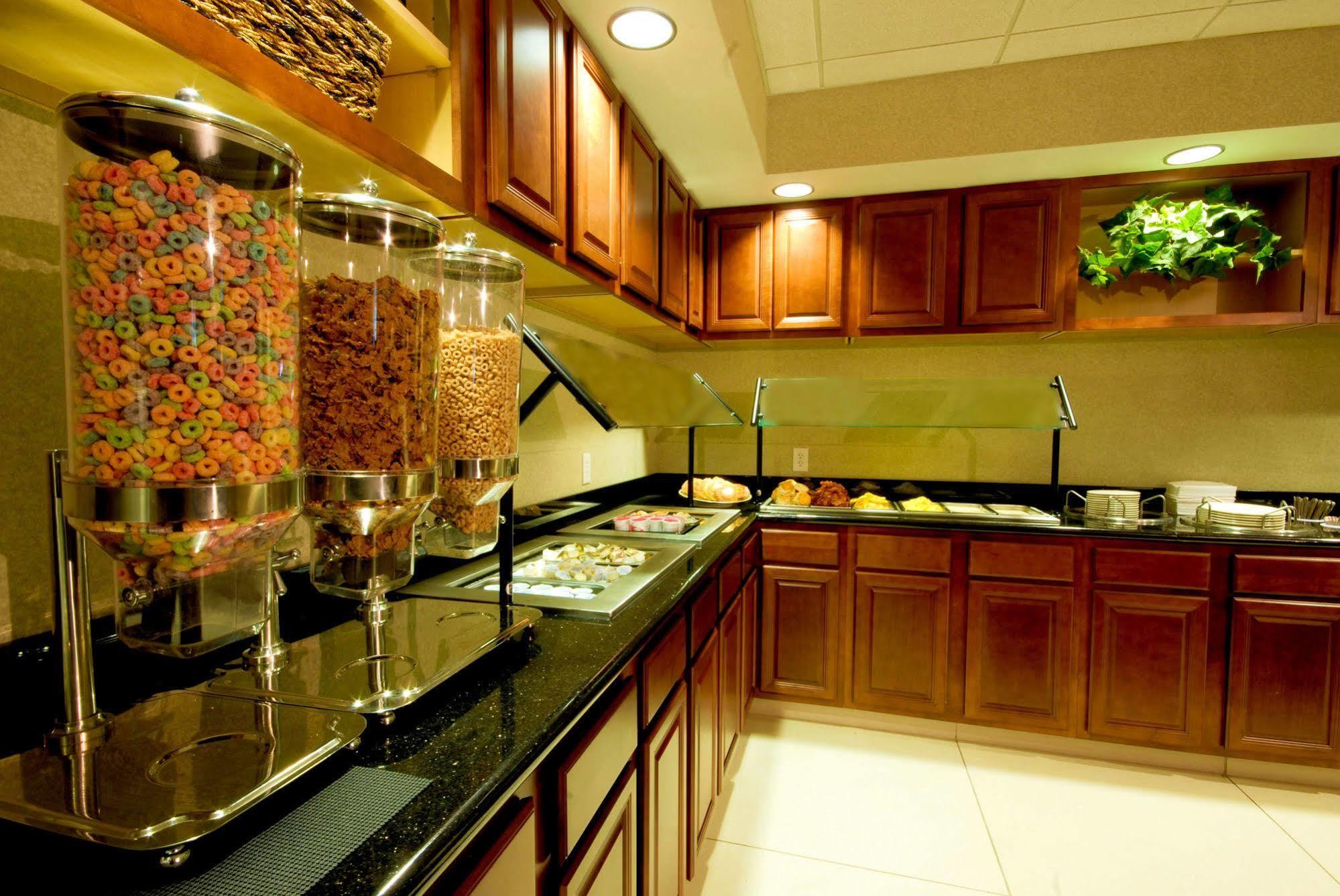 Hawthorn Extended Stay By Wyndham Kingsland 3*