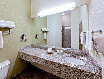 Hawthorn Extended Stay By Wyndham Kingsland Hotel